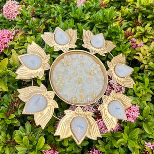 Mighty Lotus Urli Candle