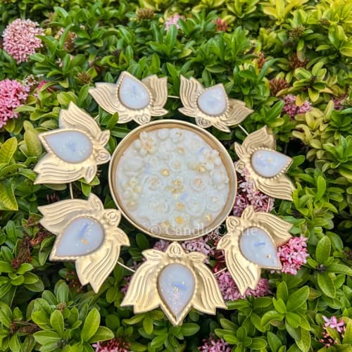 Mighty Lotus Urli Candle